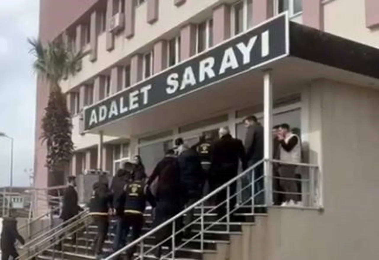 Yaşlı kadına çirkin tuzak! Sahte savcı ve başkomiser tutuklandı