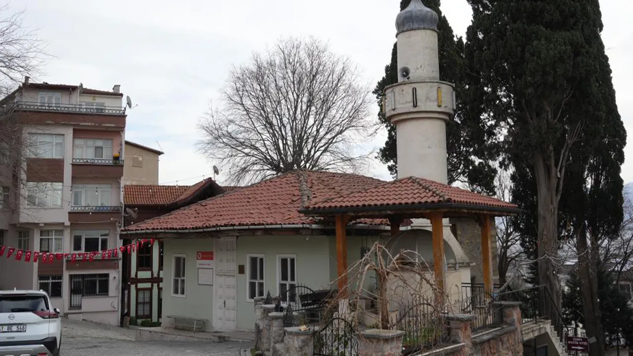 395 yıldır depremlere direniyor! 'Yumurta parasıyla' yapılan cami restorasyona alındı