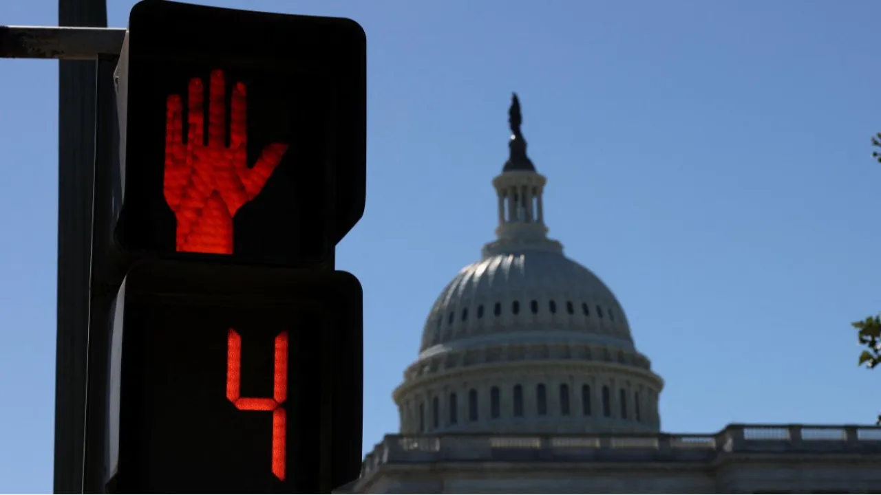 ABD’de hükümet son dakika anlaşmasına rağmen kapandı