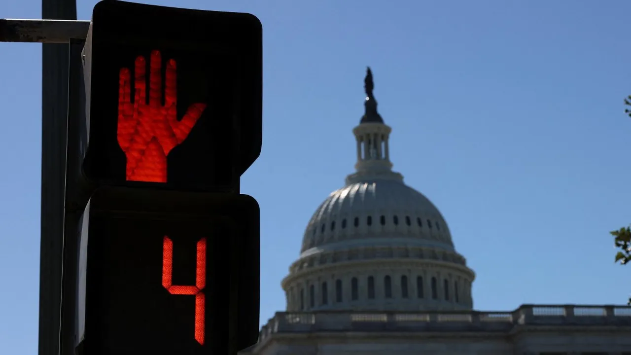 ABD’de hükümet son dakika anlaşmasına rağmen kapandı