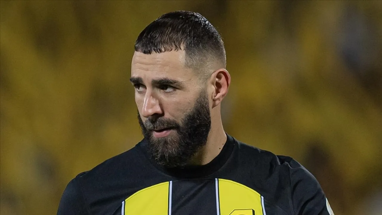 Yıldız futbolcunun yıllık maliyetinin yaklaşık 20 milyon Euro seviyesinde olduğu, ayrıca forma satış gelirlerinin yüzde 50’sinin talep edildiği iddia edildi