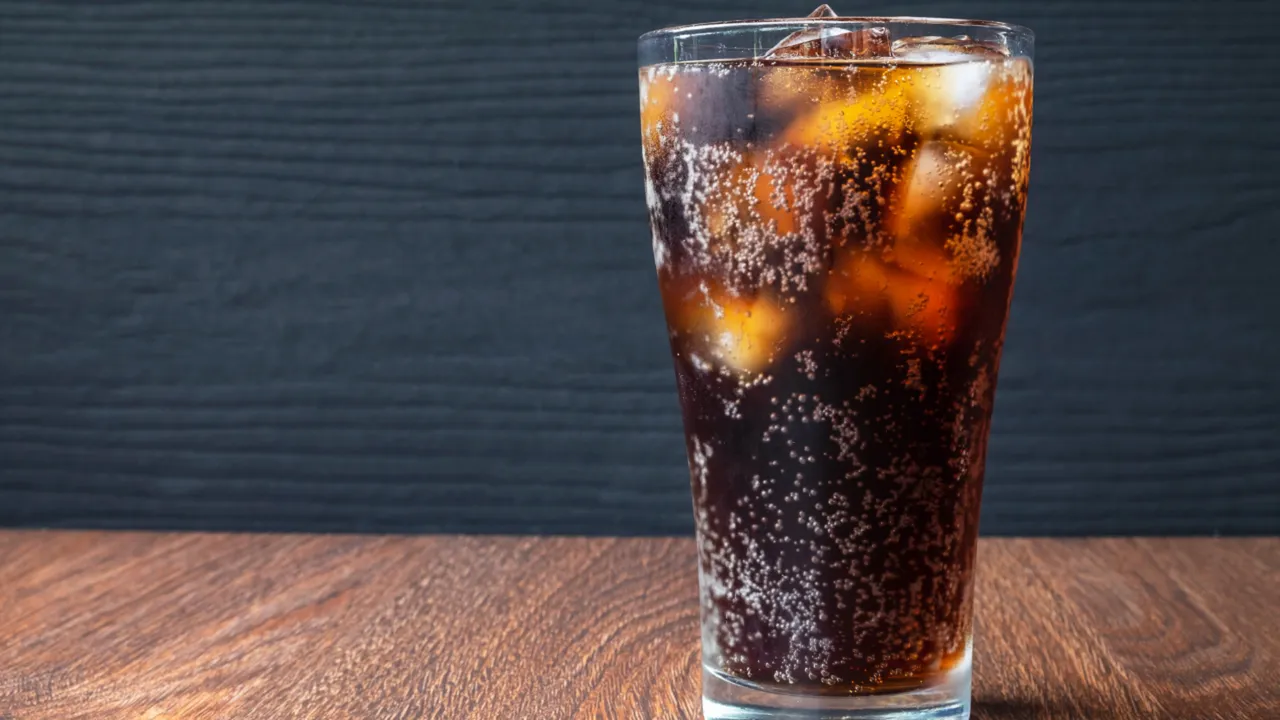 Bağırsak sağlığının kilidi içtiklerimizde! Uzmanlar uyarıyor: Bu 7 içecekten uzak durun