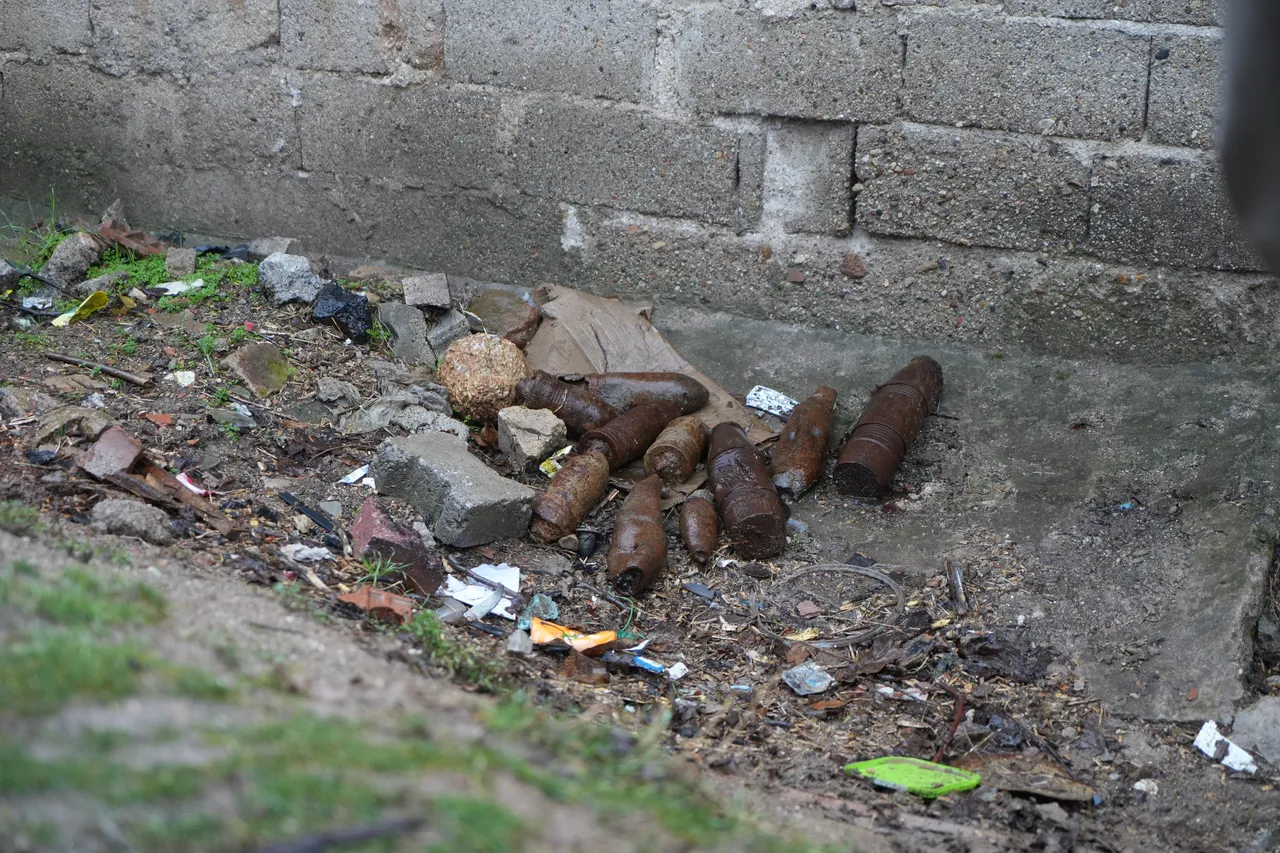 Çocukların oynadığı cisimler mühimmat çıktı! 11 top mermisini hurdacı getirdi