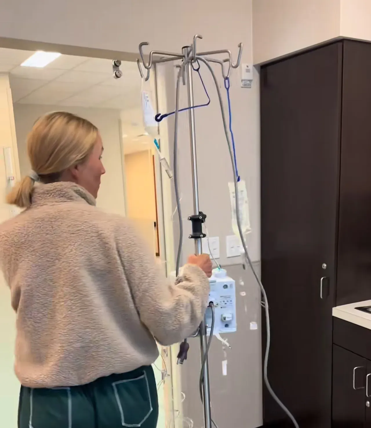 Kilo kaybı, terleme, kaşıntı.... Menopoza yorduğu şikayetler, meğer bu hastalığın belirtisiymiş