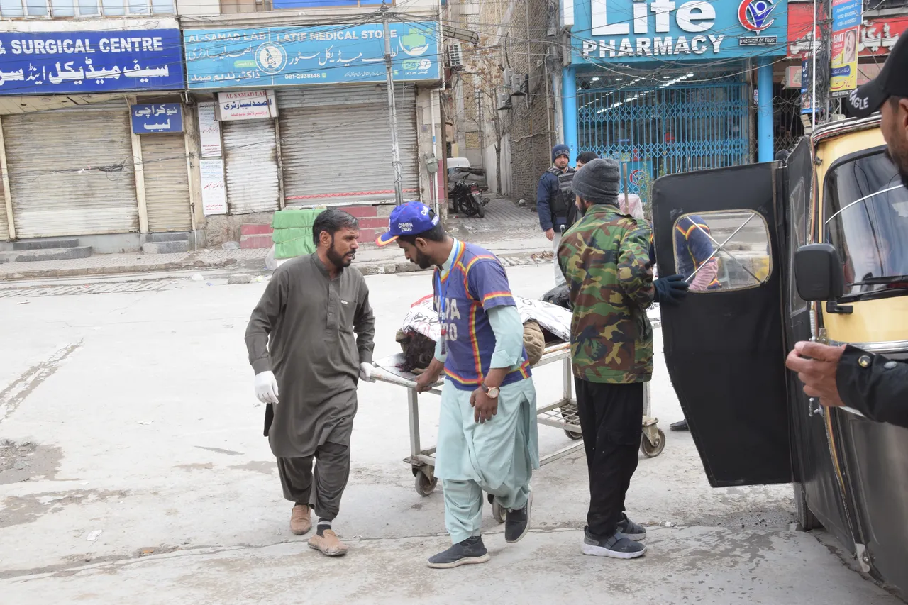 Pakistanda 12 noktada terör saldırısı: En az 10 ölü var