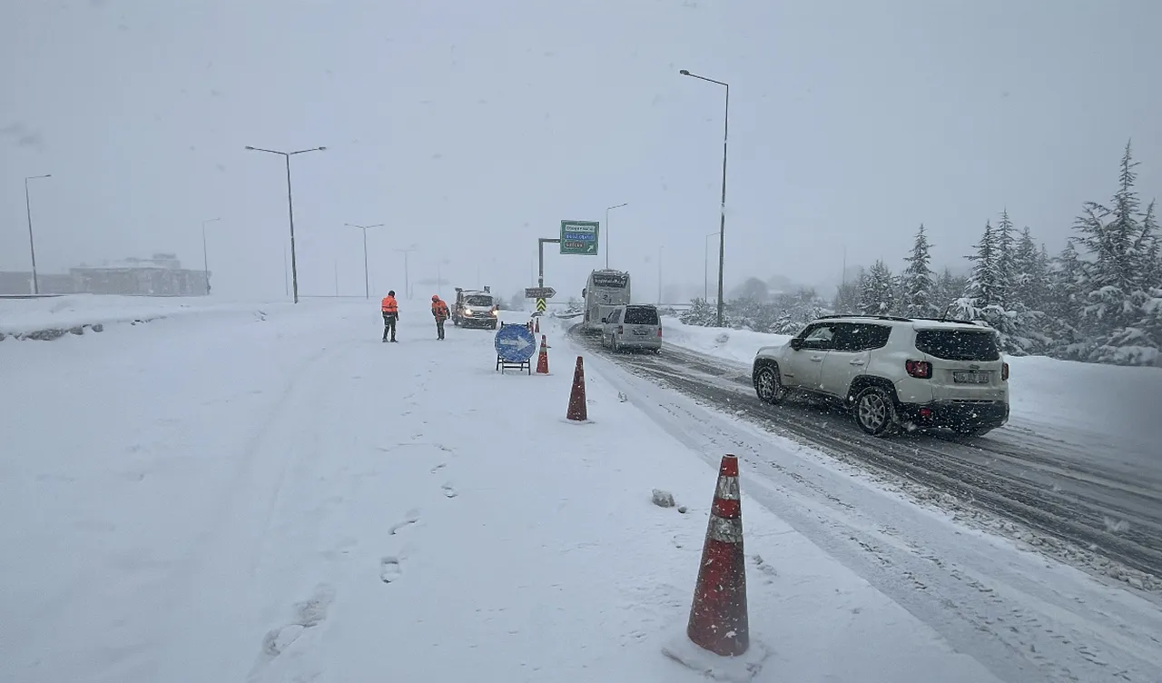 AKOM net tarih verdi! İstanbul’da yeni kar yağışı ne zaman? Sıcaklık 1 dereceye düşecek