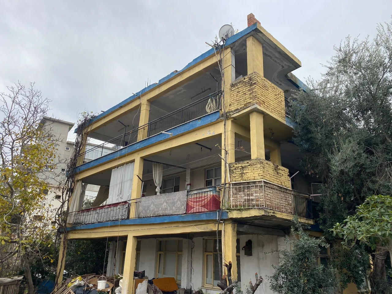 Antalyada kan donduran ‘baba’ vahşeti! Eşi ve 7 yaşındaki kızının boğazını kesti