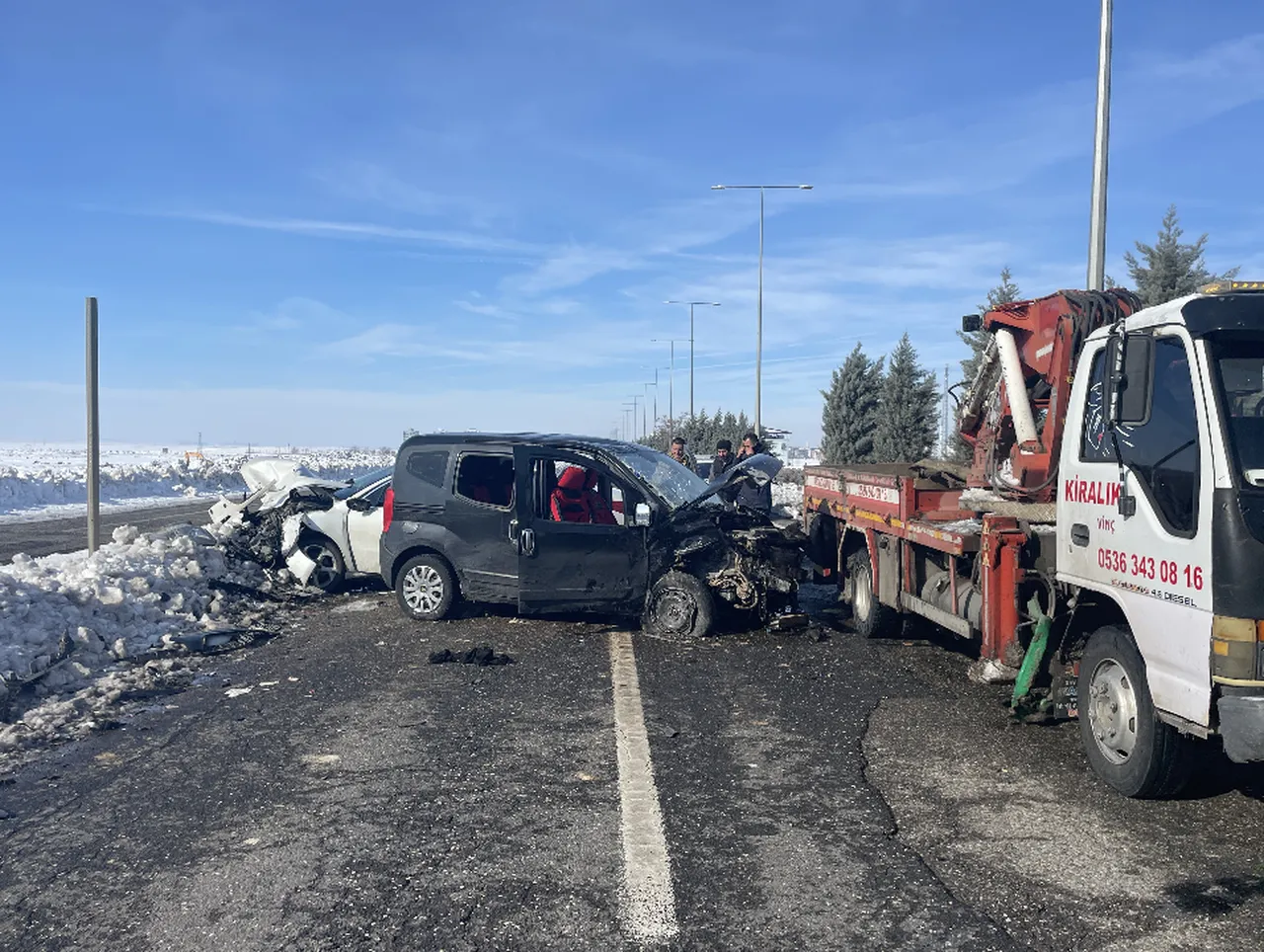 Diyarbakırda otomobiller çarpıştı! 12 kişi yaralandı
