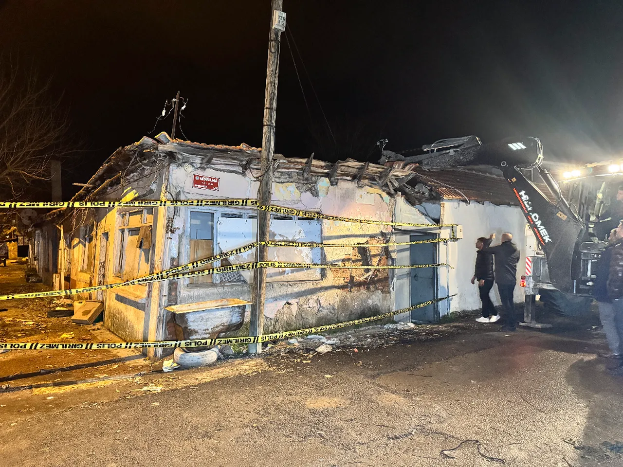 Edirne'de korku dolu anlar! AFAD 5 kişilik aileyi derhal tahliye etti