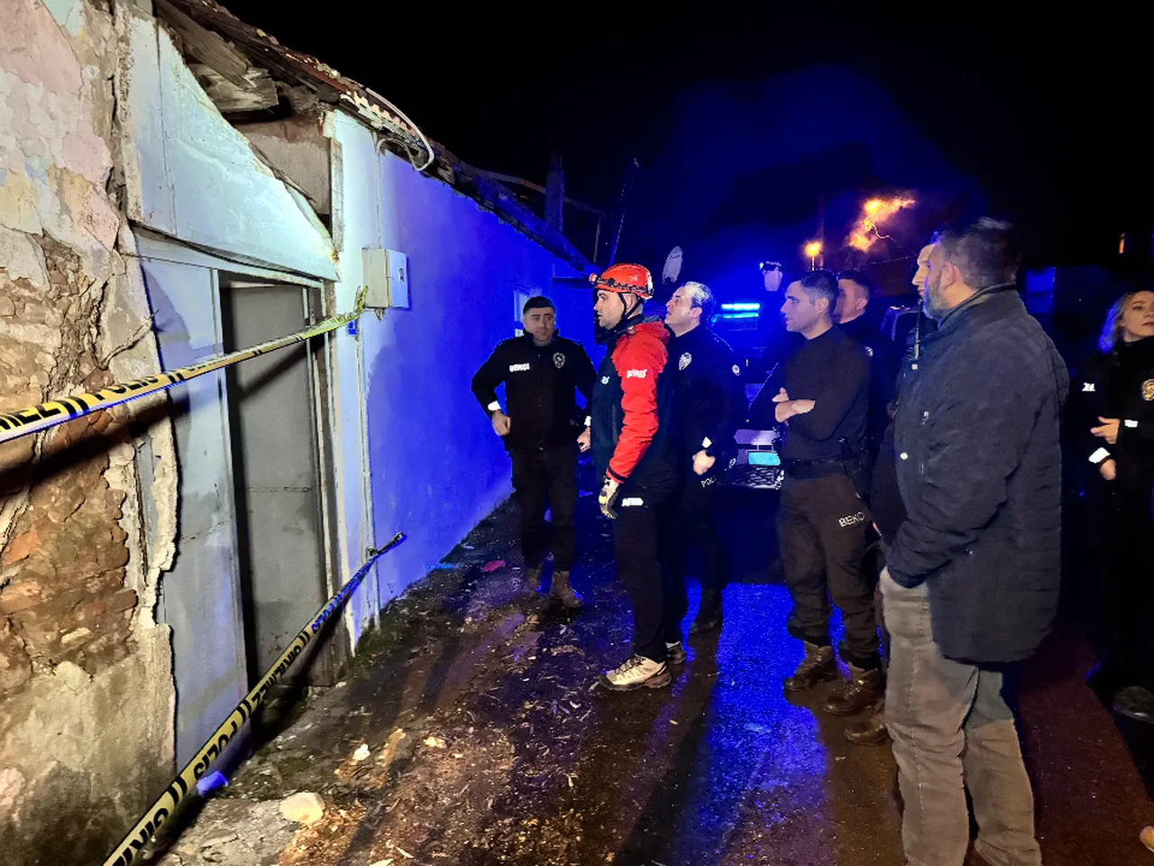 Edirnede korku dolu anlar! AFAD 5 kişilik aileyi derhal tahliye etti