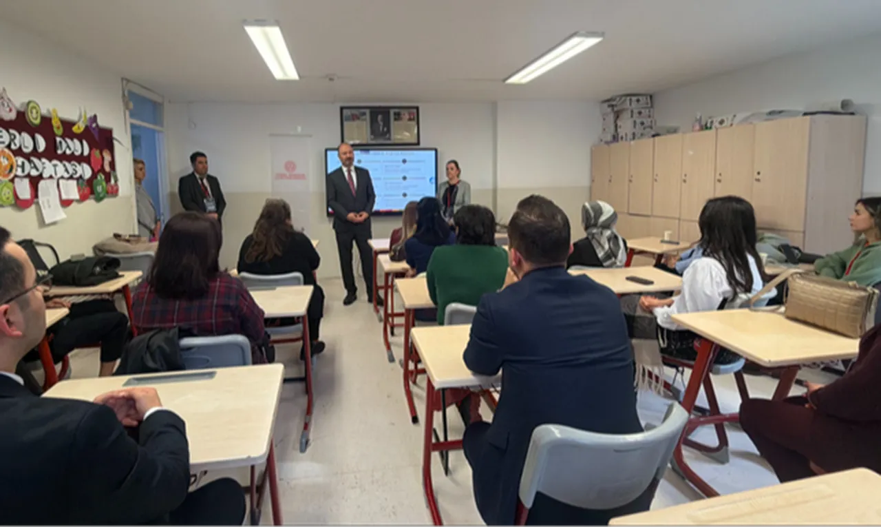 Maarif modelinde bir ilk! Eğitimciler yeni sistemi  Kuantum bakışı yla ele aldı