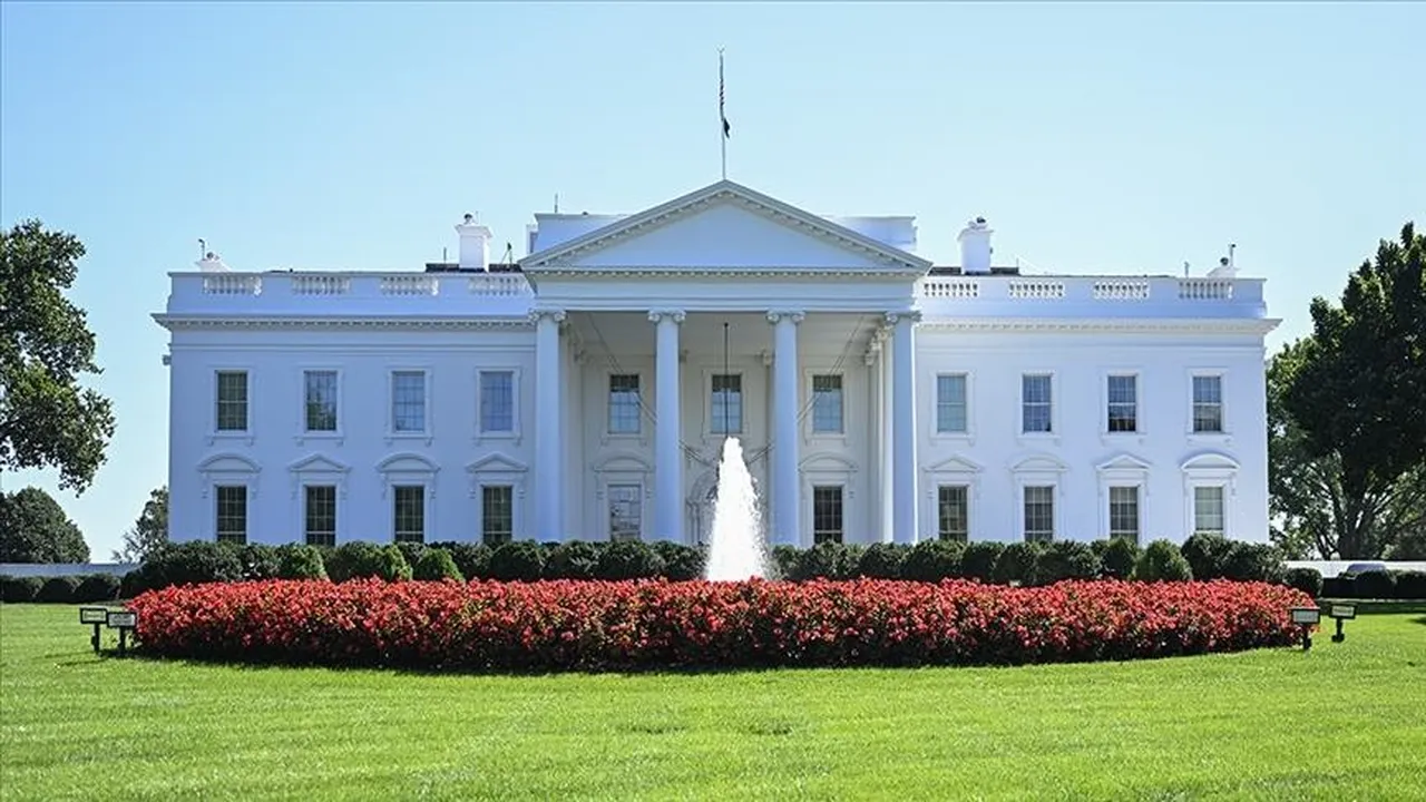 Maduro'nun kaçırılması Beyaz Saray önünde protesto edildi