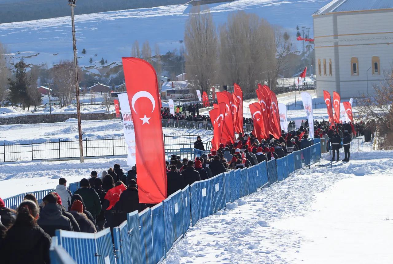 Sarıkamış Harekatı'nın 111. yılında duygulandıran vefa! Yüzlerce kişi şehitler için yürüdü 