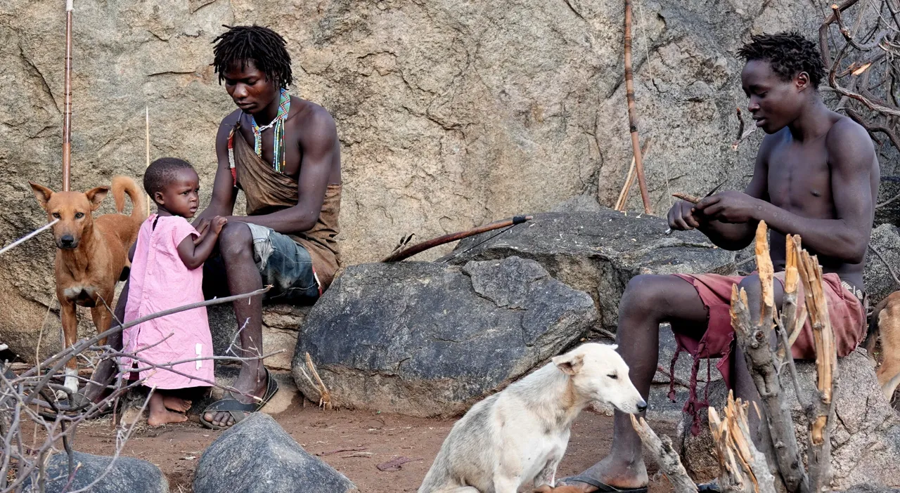 Yaşamak için öldürüyorlar! 50 bin yıldır değişmeyen yeryüzünün en ilkel kabilesi