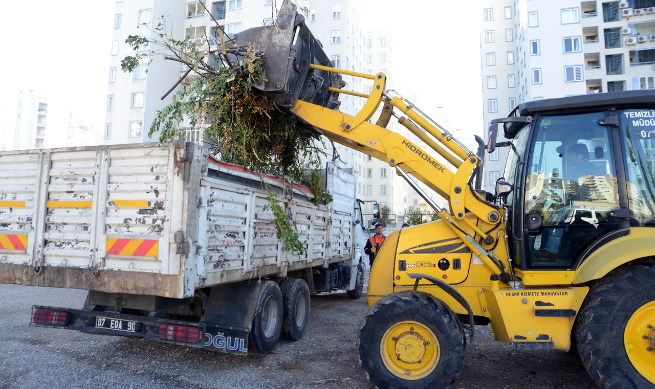 Antalyada çevreyi kirleten kişi ve işletmeler, 1 milyon 395 bin lira ceza yedi