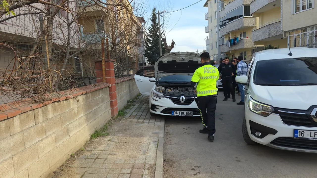 Bursada  dur  ihtarına uymayan çakarlı araç sürücüsüne 178 bin lira ceza!