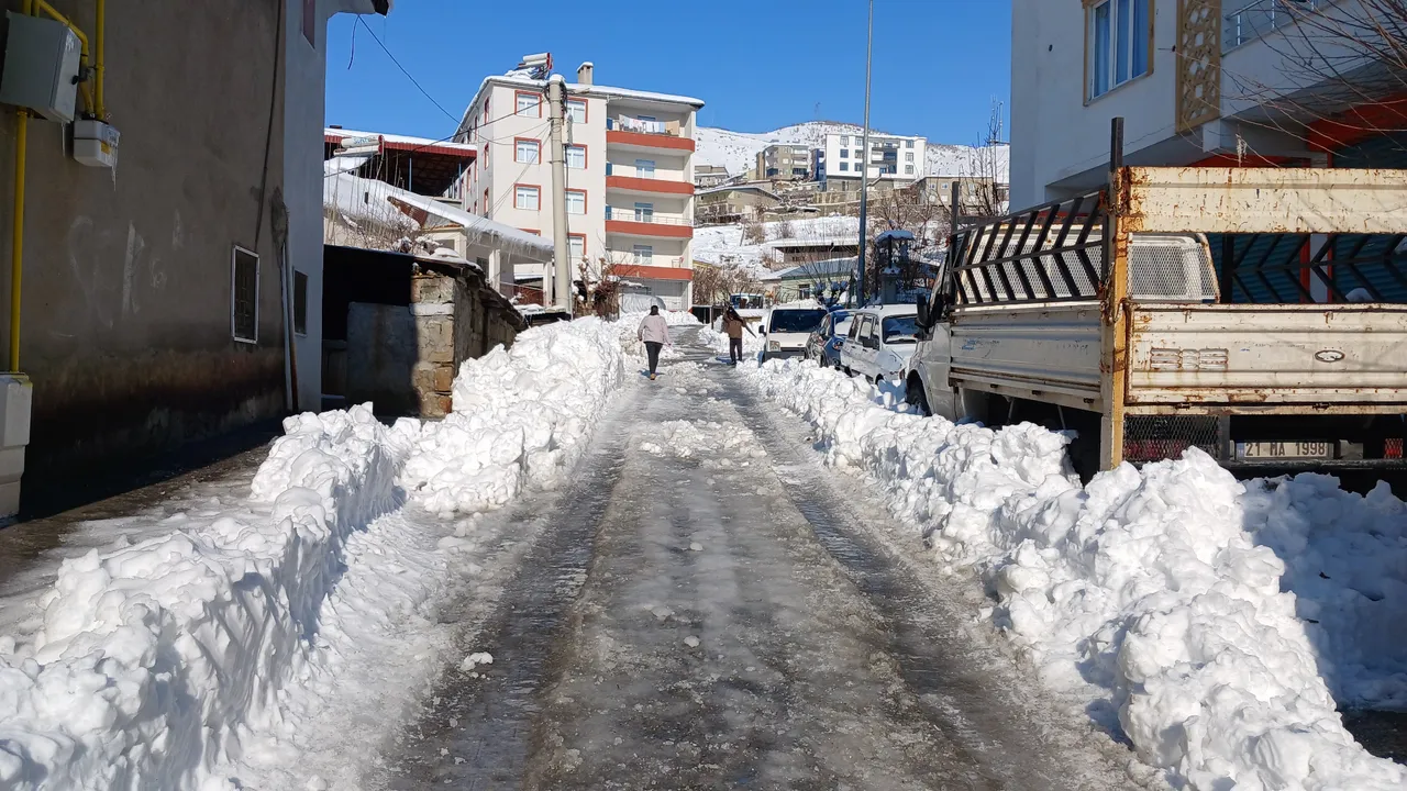 Eğitime birçok ilçede kar engeli! Açıklamalar peş peşe geldi