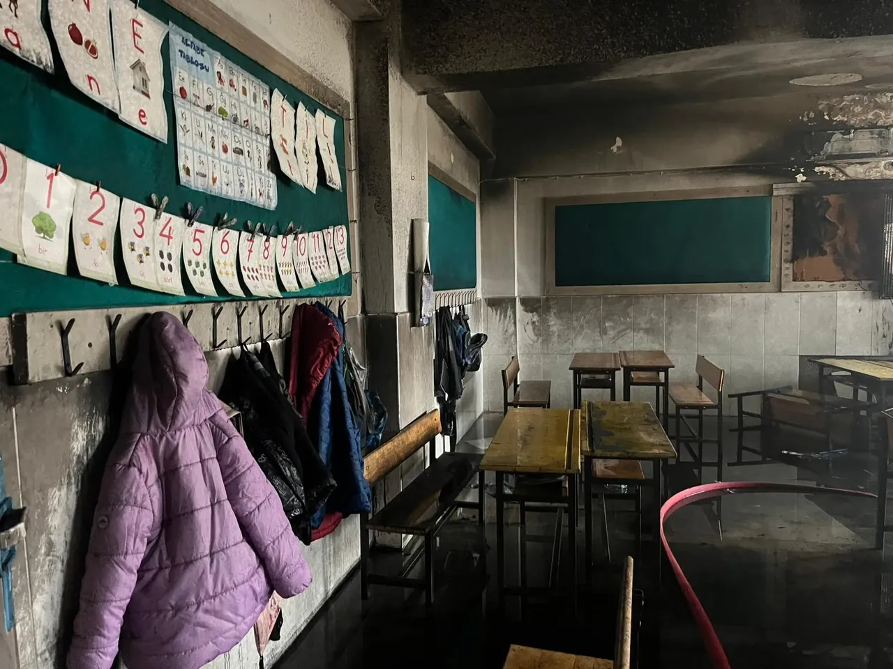 İlkokulda korku dolu anlar! Yangın çıktı, yüzlerce öğrenci ölümden döndü