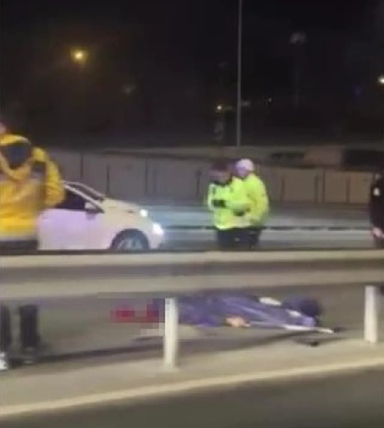 İstanbulda gece yarısı korkunç kaza! Feci şekilde can verdi