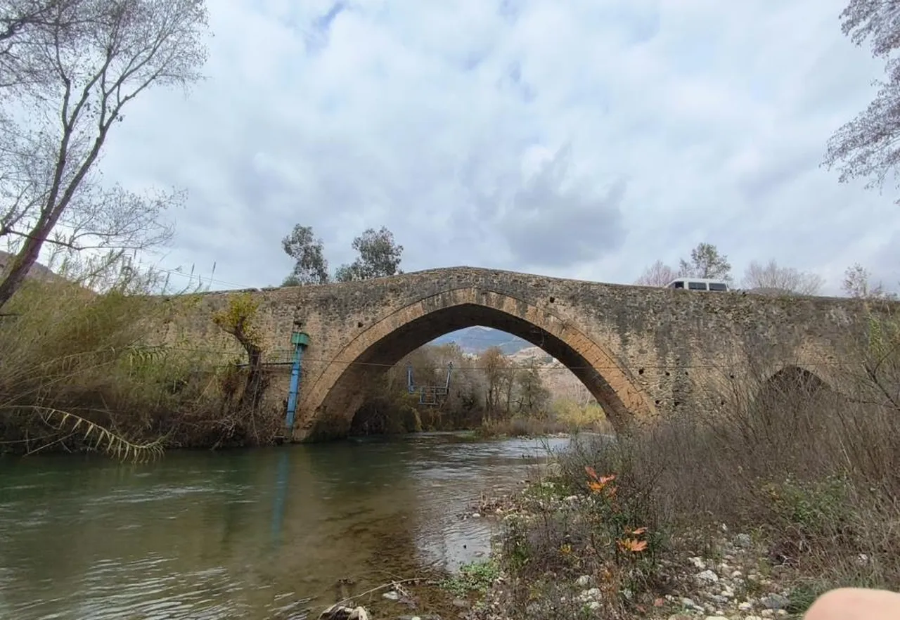 Köy sular altına gömüldü, geriye bir minare kaldı