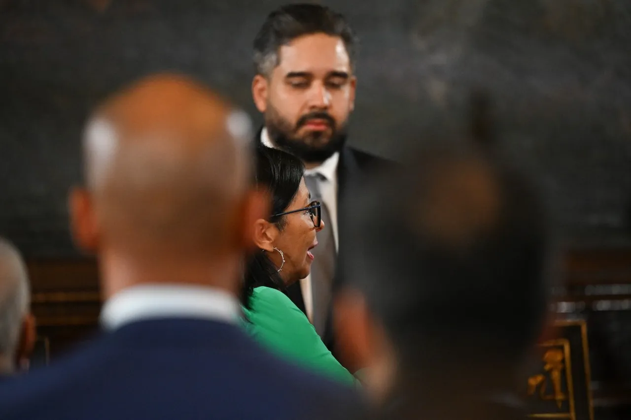 Maduro'yu teslim mi ettiler? Venezuela'nın yeni yönetiminde sır üçlü