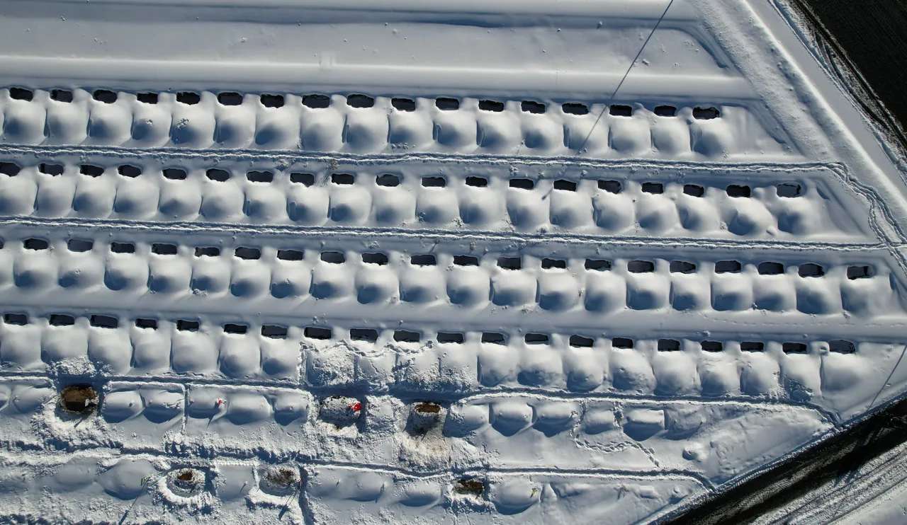 Ölümün soğuk yüzü! Yazın 2 bin mezar kazdılar, daha dolmadan buz tuttu