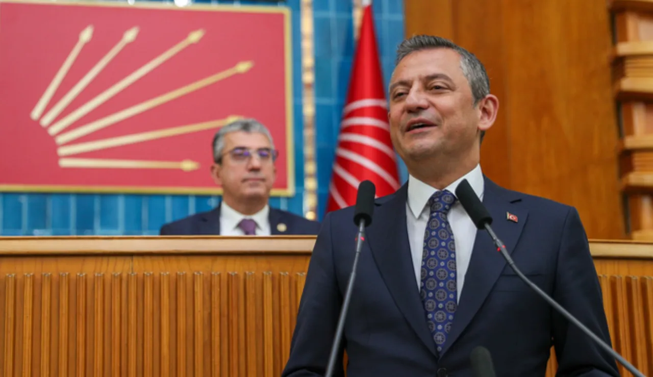 Özel’den milletvekillerine olay sözler: "Hepinizi seviyorum, biriniz hariç!"