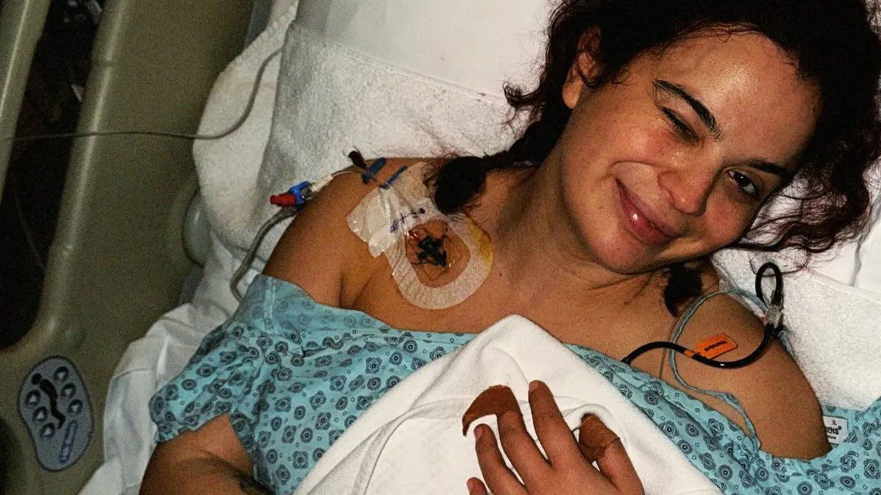 Bağırsağı yanlışlıkla kesilmişti… Aslı Bekiroğlu’ndan yeni ameliyat sonrası ilk açıklama