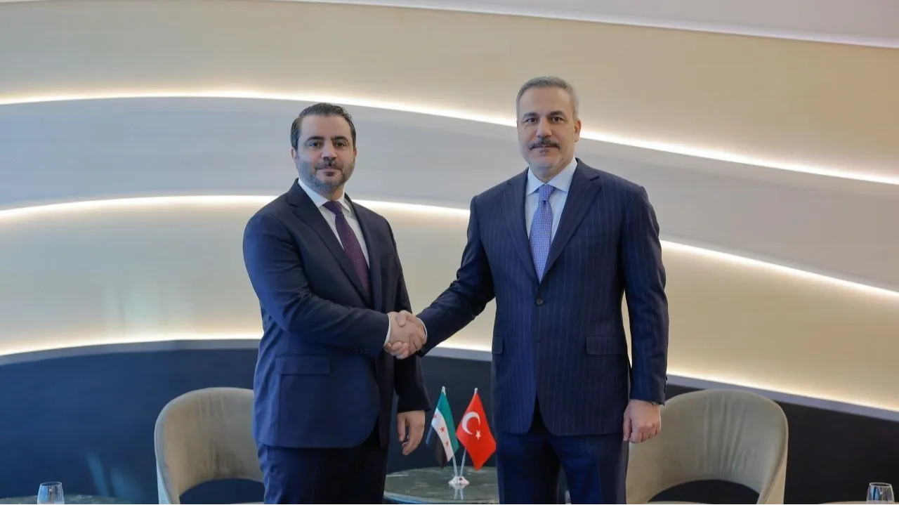 Dışişleri Bakanı Hakan Fidan, Paris’te Suriyeli mevkidaşı Esad Hasan Şeybani ile bir araya geldi.