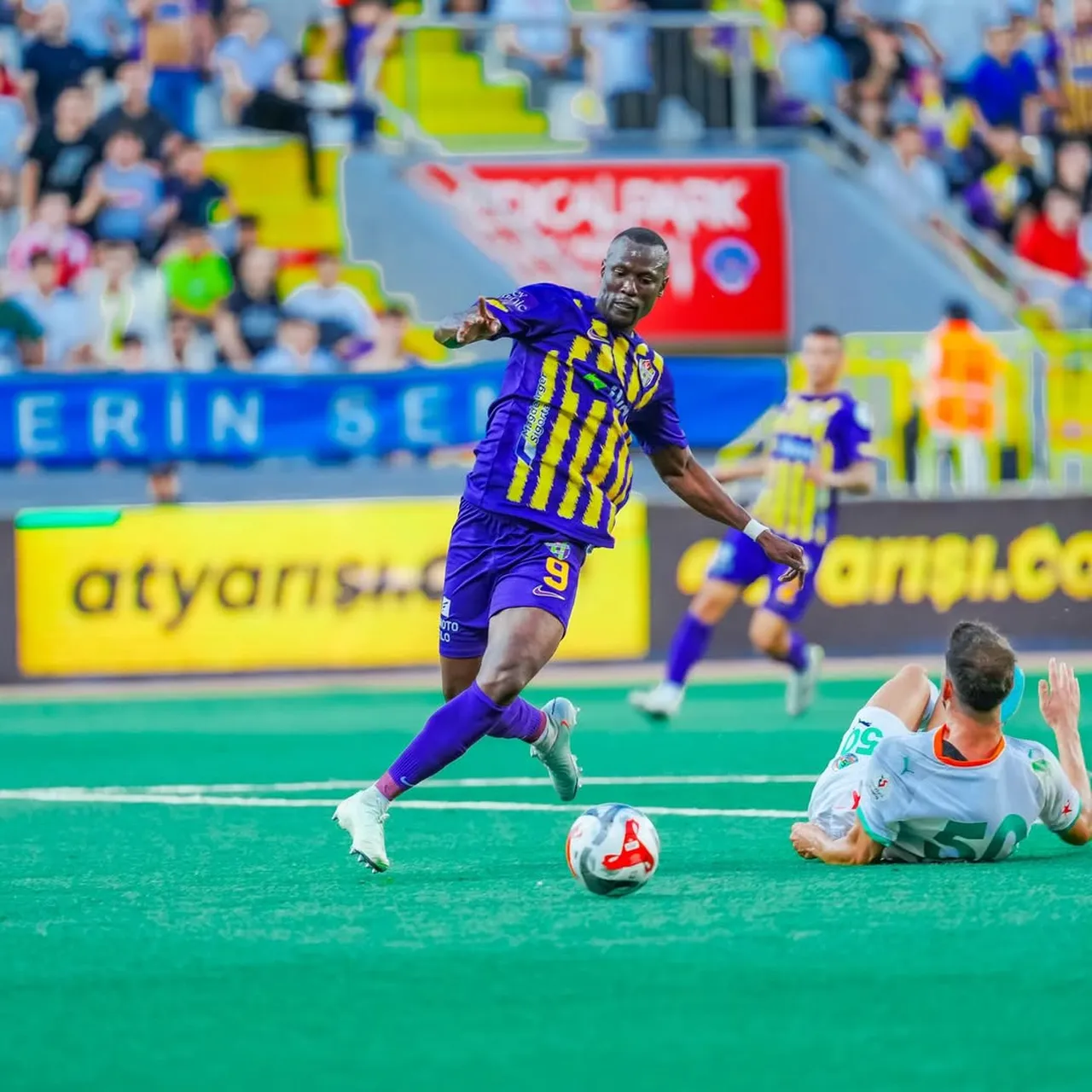 Eyüpspor'da Mame Thiam ile yollar ayrıldı