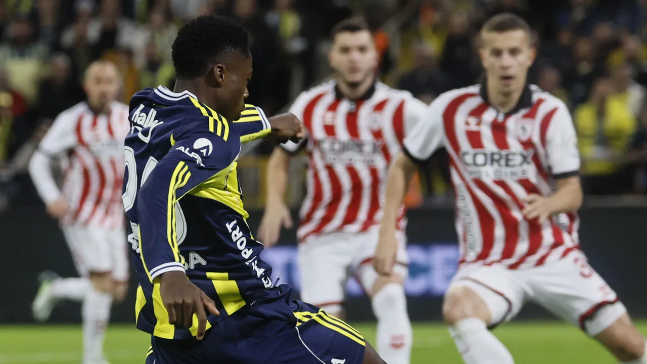 Fenerbahçe'nin yeni transferi harika başladı: İlk asist 4 dakikada geldi