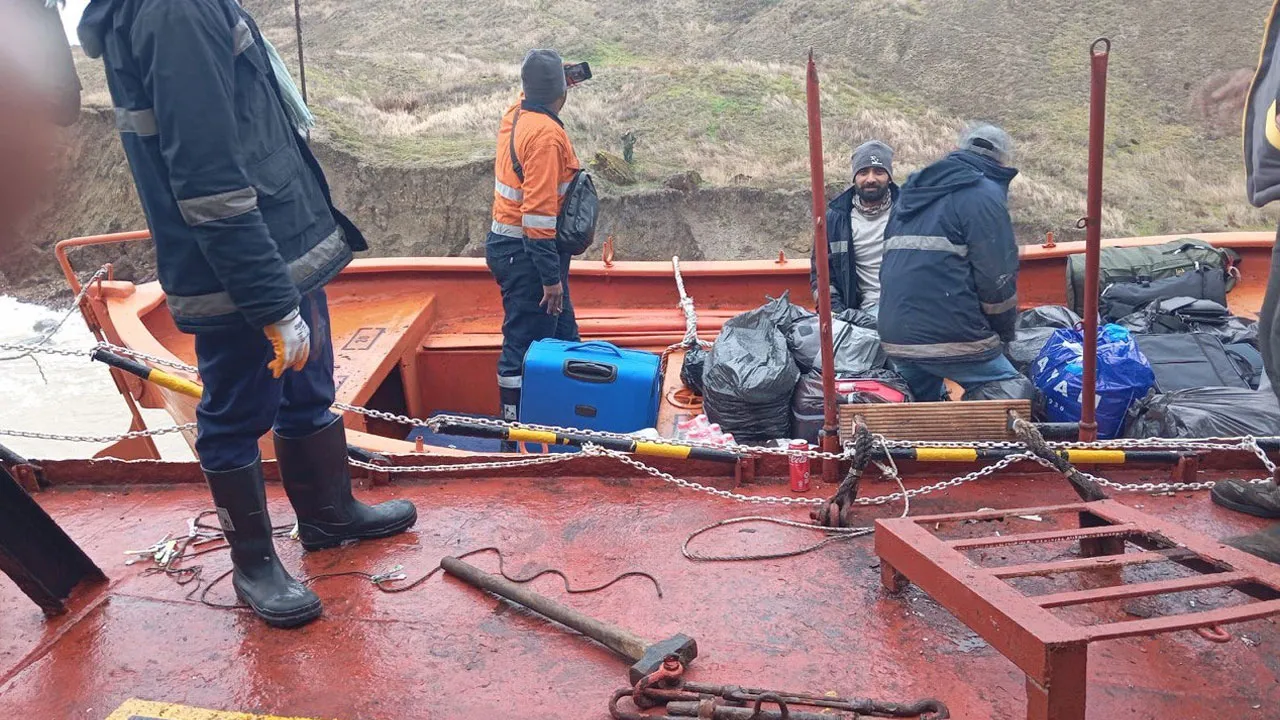 Karadeniz'de bir Türk gemisi, Kerç Boğazı önlerinde karaya oturdu!