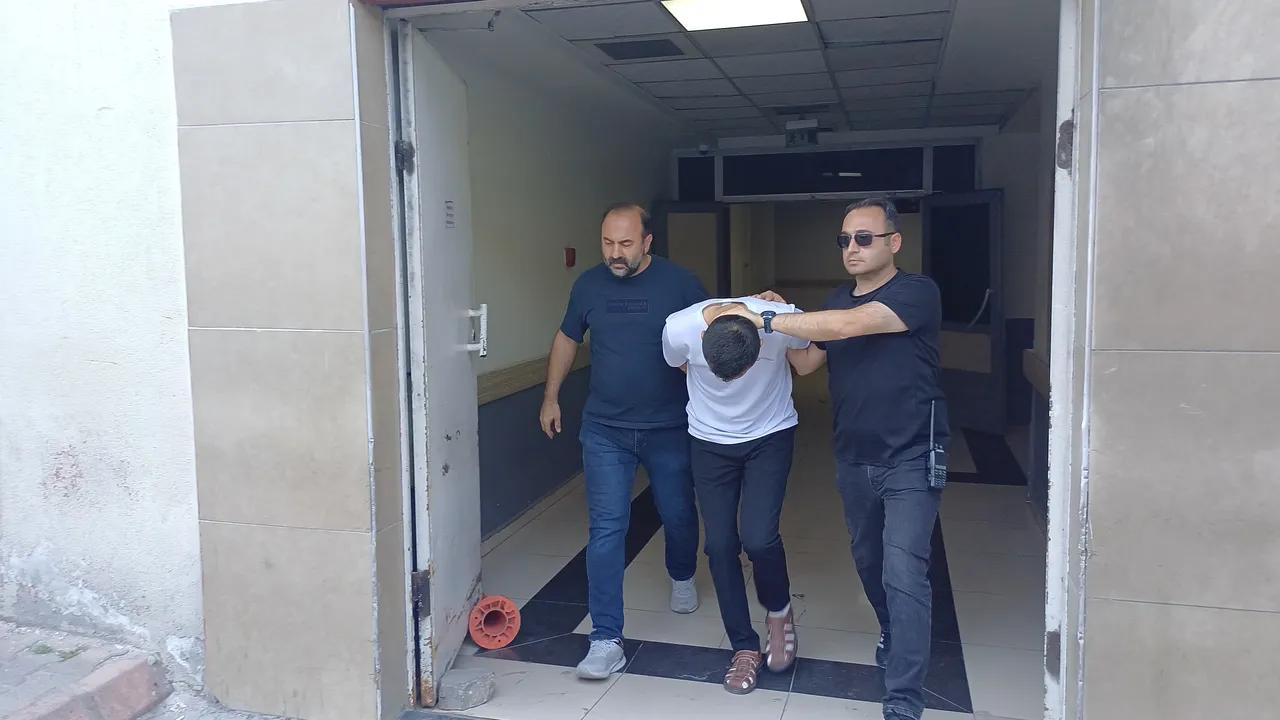 Komşusunu camide namaz kılarken öldürmüştü! Katil zanlısının duruşmadaki sözleri tüyler ürpertti