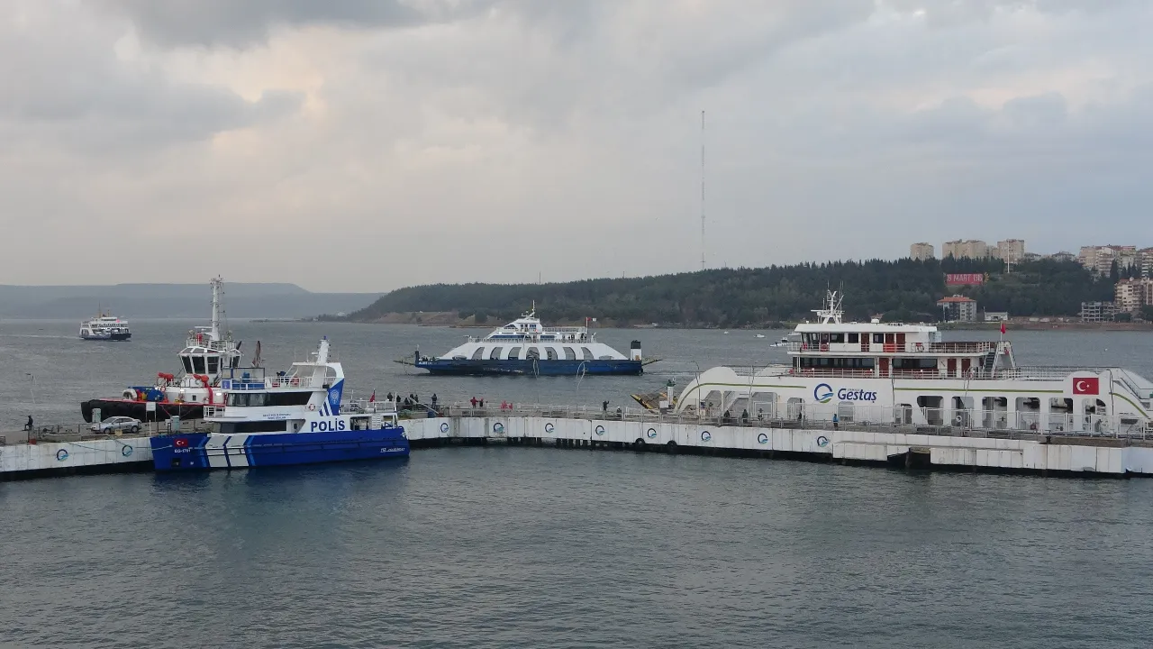 Kuvvetli rüzgar alarmı! Bozcaada ve Gökçeada feribotları iptal