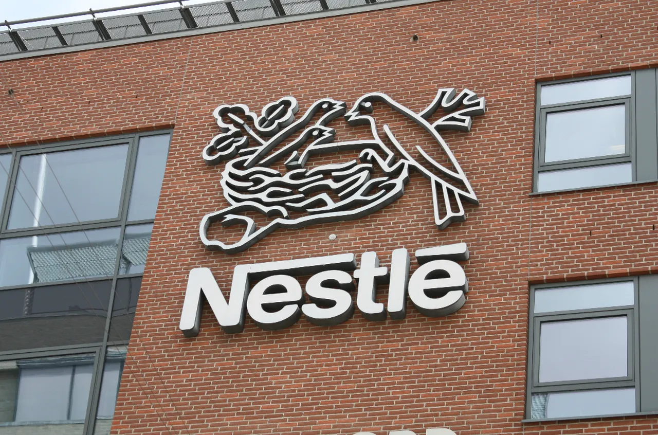 Nestle tarihinin en büyük geri çağırma operasyonu: Bebek mamalarında zehir riski!