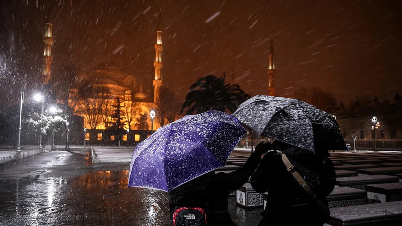 İstanbul'a yeniden kar geliyor! İşte tarih
