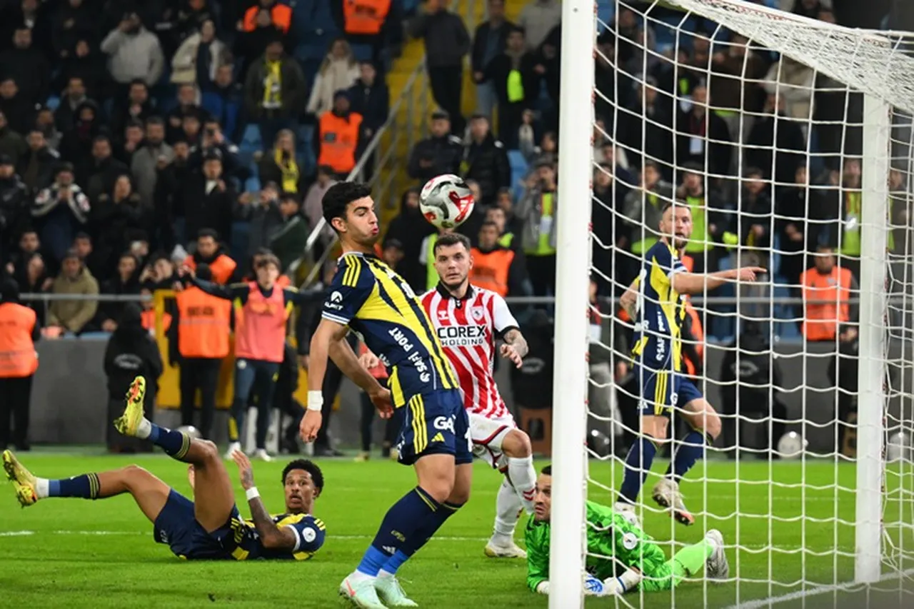 Süper Kupa finali belli oldu! Galatasaray - Fenerbahçe derbisi ne zaman, saat kaçta?