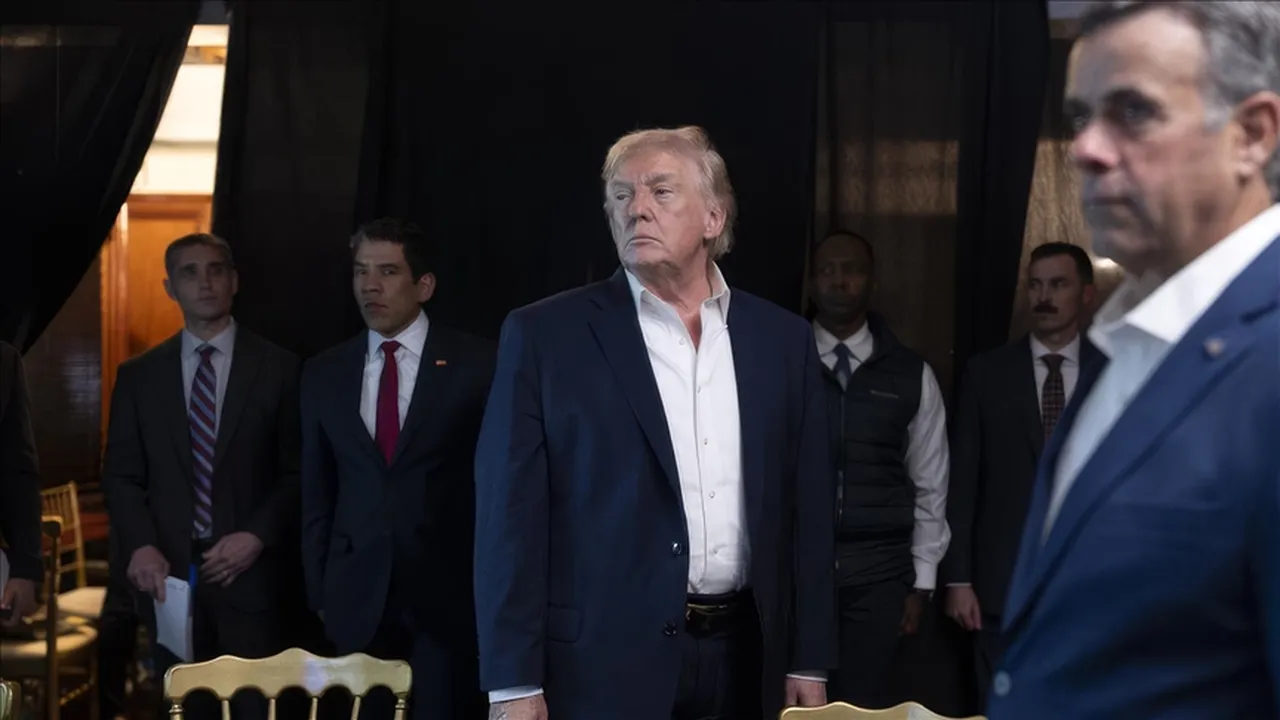 Trump'tan Venezuela ile savaş açıklaması: Seçim için tarih vererek konuştu