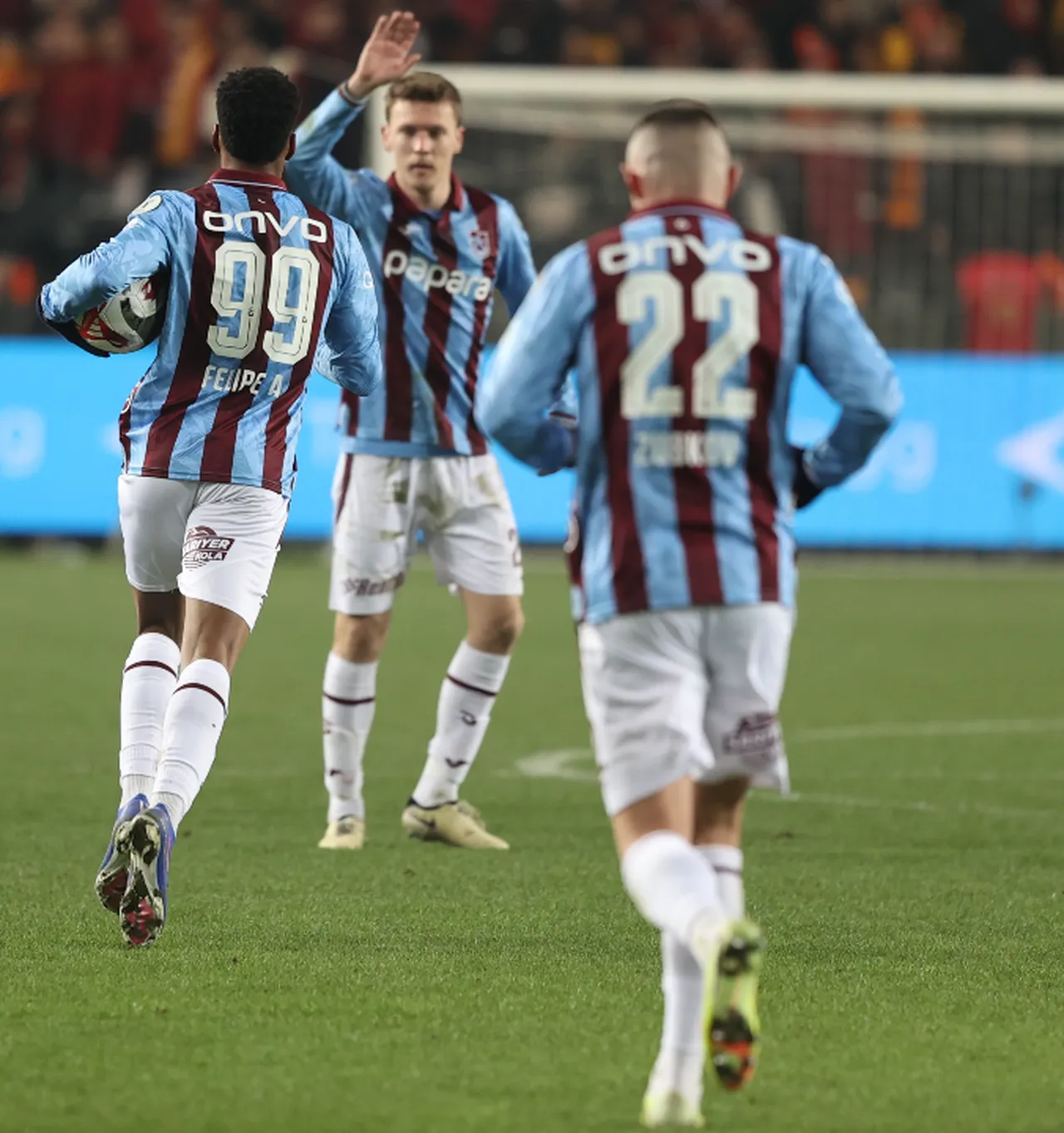 Usta yazarlar dev yarı finalı yorumladı:  Galatasarayın Türkiye üstü kadrosu farkı oluşturdu