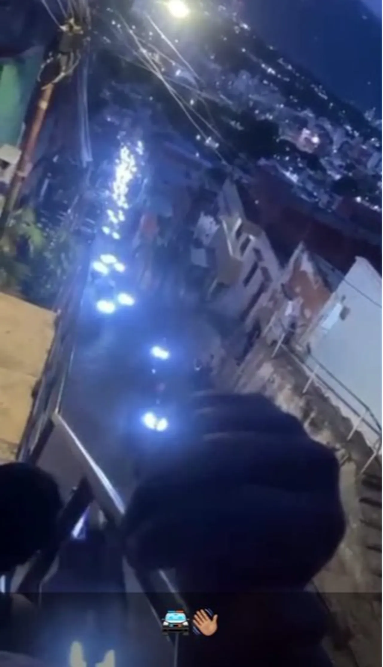 Venezuelada hükümet binası yakınında silah sesleri: Bakanlıklar tahliye edildi