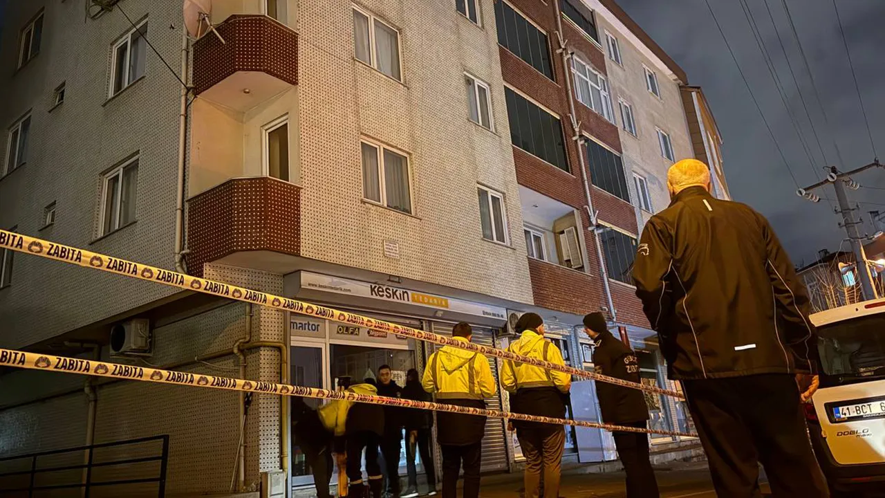 Bilir Ailesi’ne mezar olan facianın yakınında hareketlilik! Çukur oluştu, bina tahliye edildi