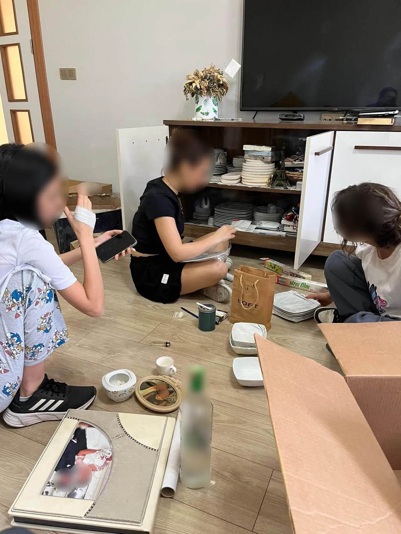 Bornova’da skandal iddia: Öğretmen 6 kız öğrenciyi ders saatinde evine götürüp temizlik yaptırdı