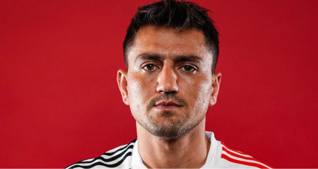 Cengiz Ünderden Fenerbahçe ve Beşiktaşa  transfer mesajı: Opsiyonumun kullanılmasını tabii isterim