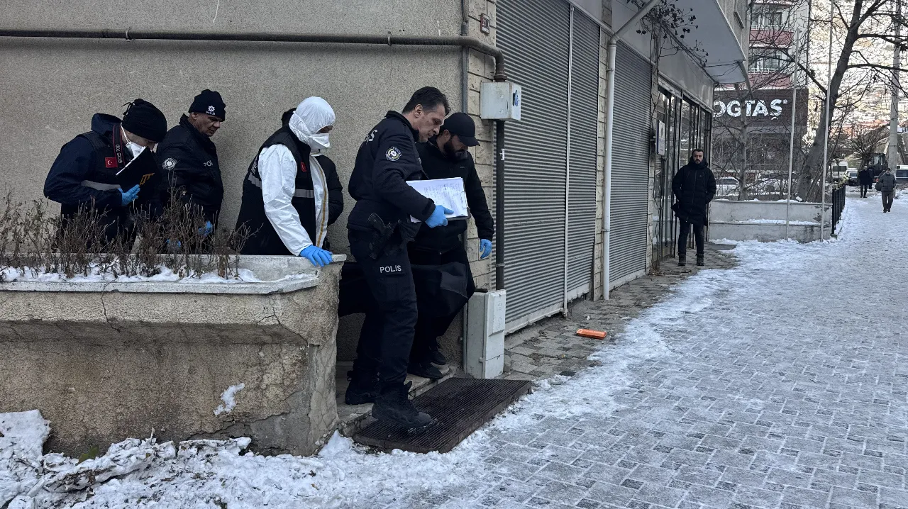 Gümüşhanede akademisyen Doç. Dr. Bayram Çağlar, evinde ölü bulundu