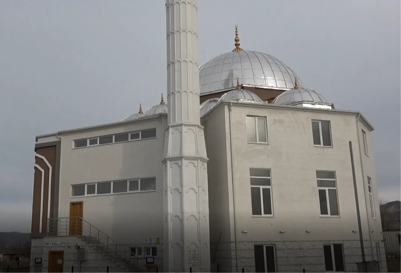 Ispartada namaz sonrası camide yumruklu kavga! Müezzinlik dersi kabusa döndü, detaylar şaşırttı