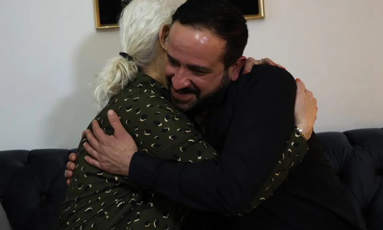 Kaşıntı ve halsizlikle başladı, oğlu hayatını kurtardı: ‘Sayesinde nefes alıyorum’