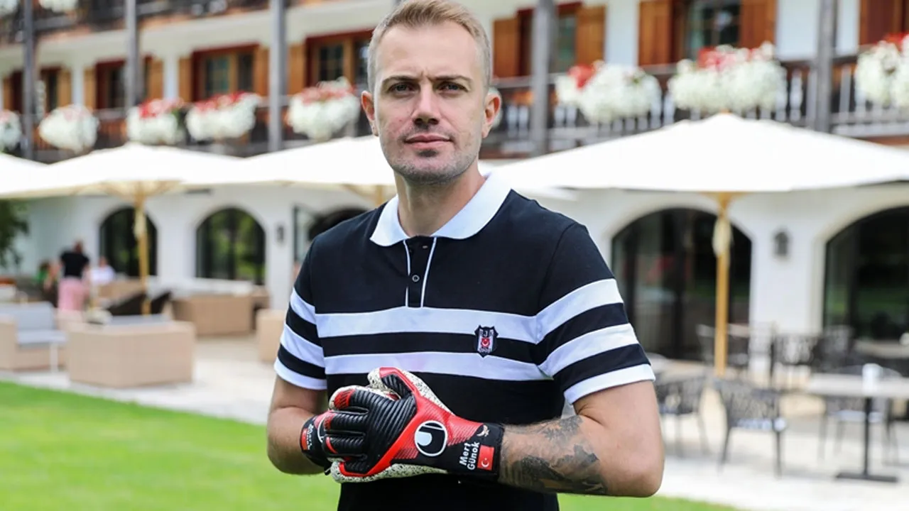 Mert Günok, sosyal medyadan veda etti