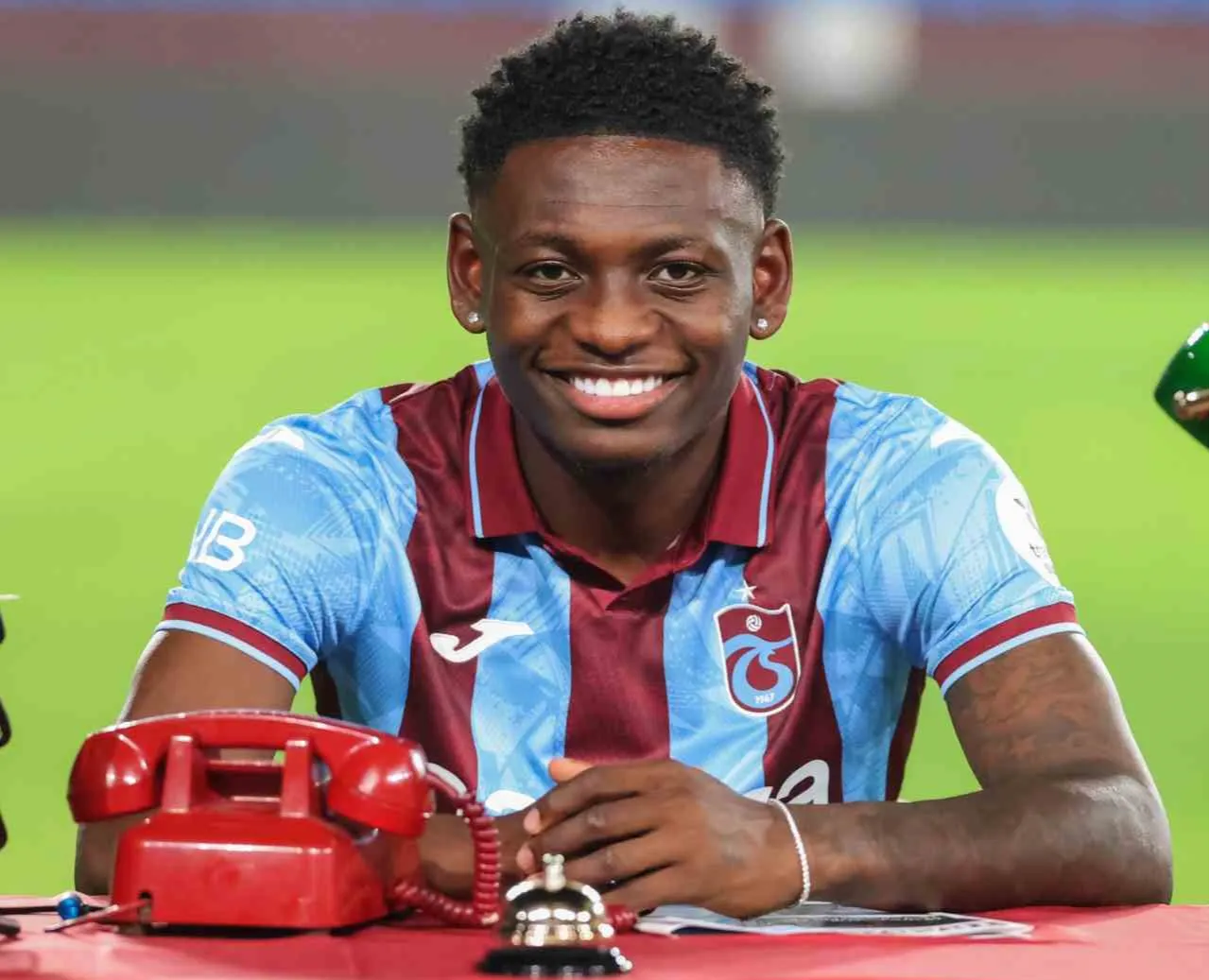 Trabzonspor, sezon başında Kazeem Olaigbe ile 5 yıllık sözleşme izmaladı