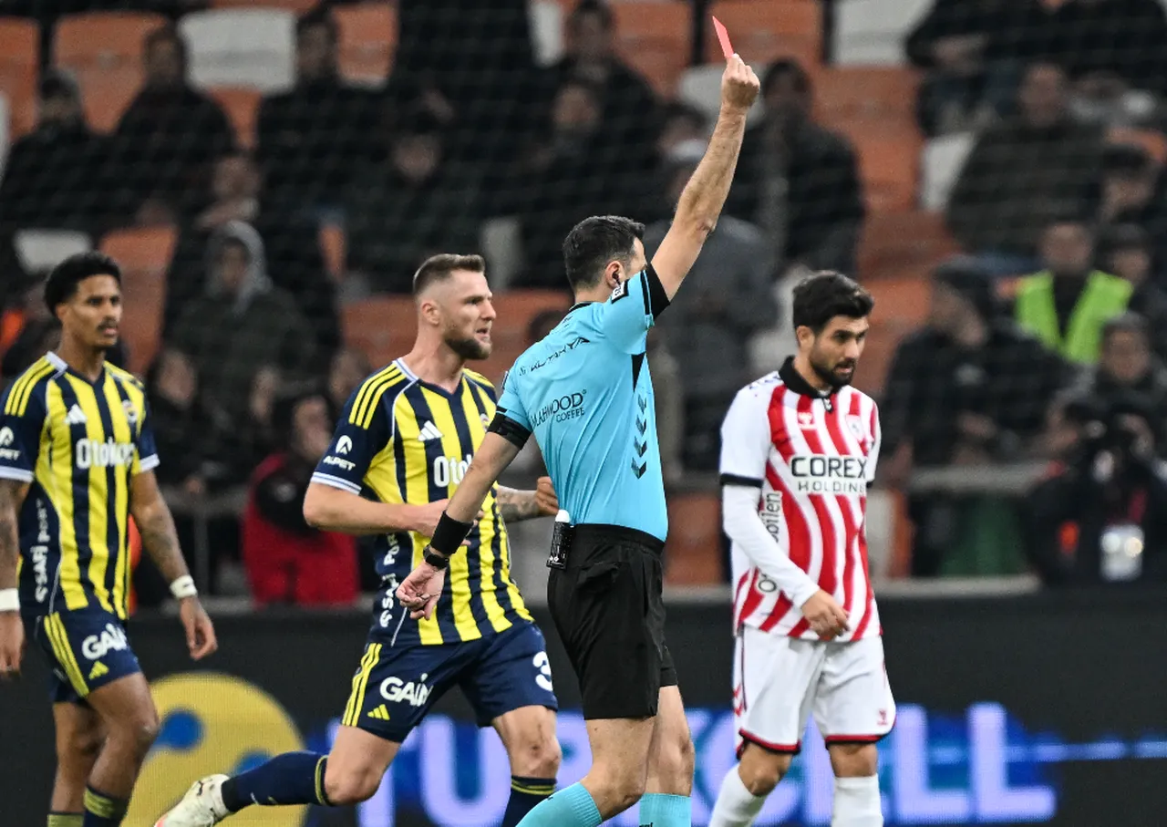 Usta kalemler Fenerbahçe-Samsunspor maçını değerlendirdi: Musaba sanki 40 yıllık Fenerbahçeli gibiydi