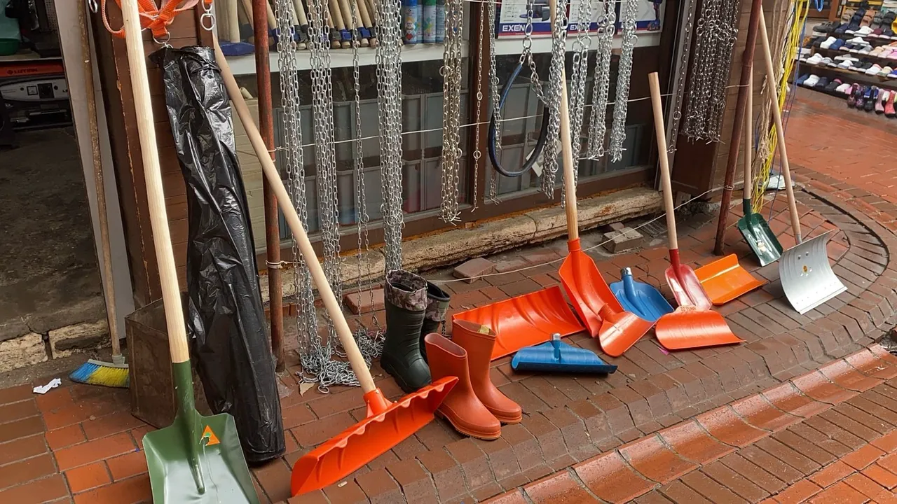 6 gün aralıksız kar yağan kentte vatandaşlar oraya akın etti! Yok sattı, talep yüzde 70 arttı